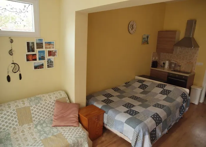 Moon-light Studio Guest house *